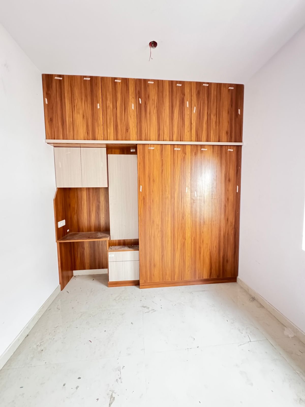 1bhk flat for Rent | Singasndra | Bangalore | https://renthouzz.in/property/2bhk-semi-furnished-flat-for-rent-in-singasandra-bangalore/