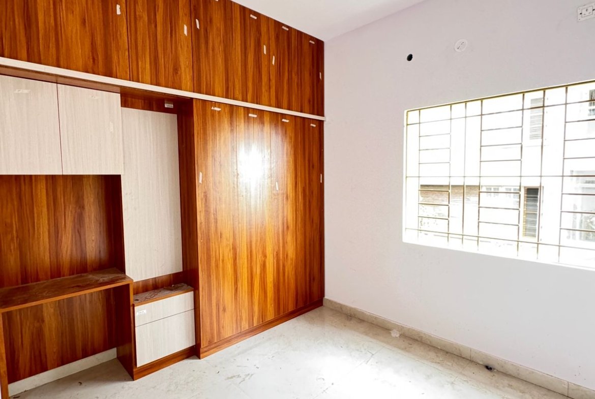 1bhk flat for Rent | Singasndra | Bangalore | https://renthouzz.in/property/2bhk-semi-furnished-flat-for-rent-in-singasandra-bangalore/