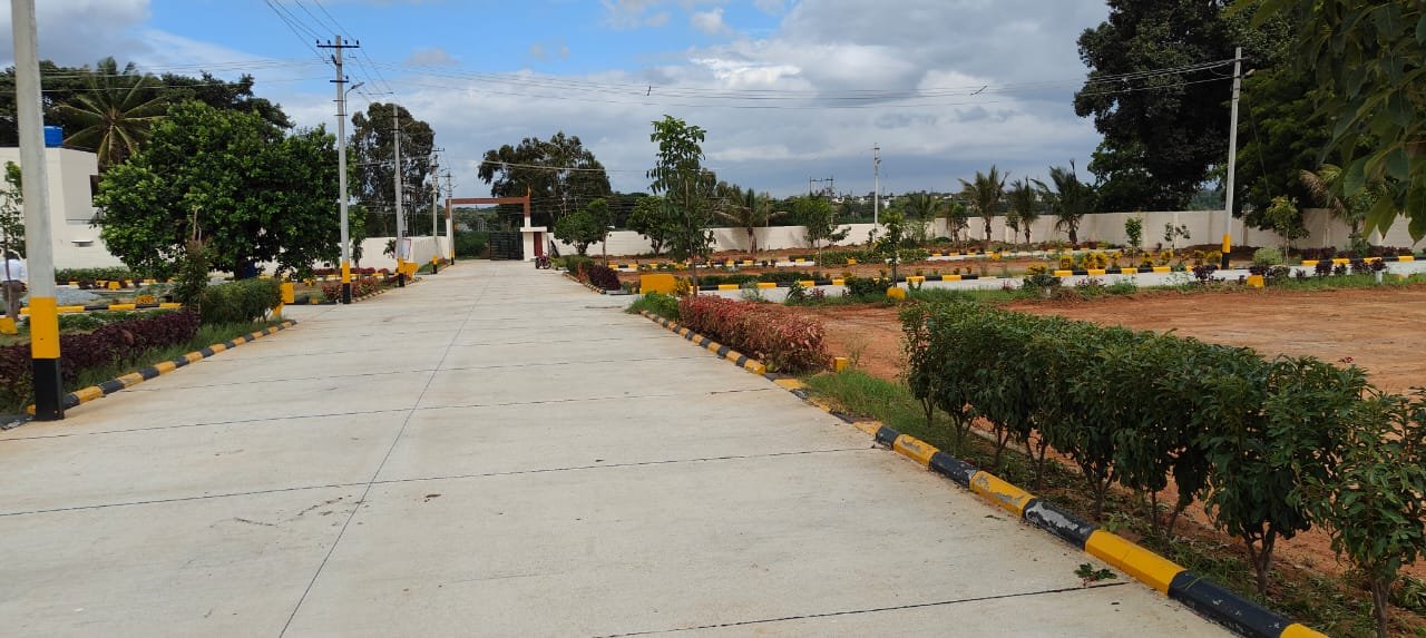 Residental Plot for Sale Residental plot for sale in a gated society near Anakel | Bangalore | www.renthouzz.in/