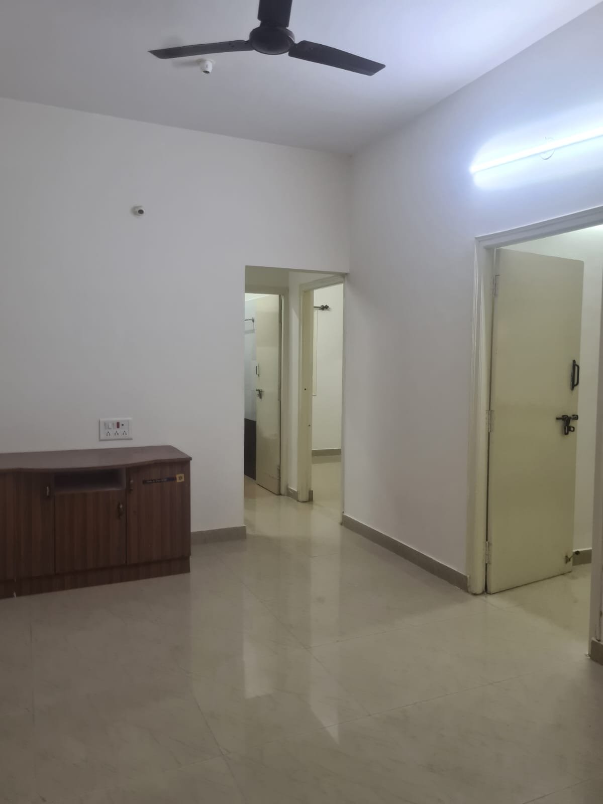 Luxurious 2BHK Semi-Furnished Flat for Rent in Hsr layout