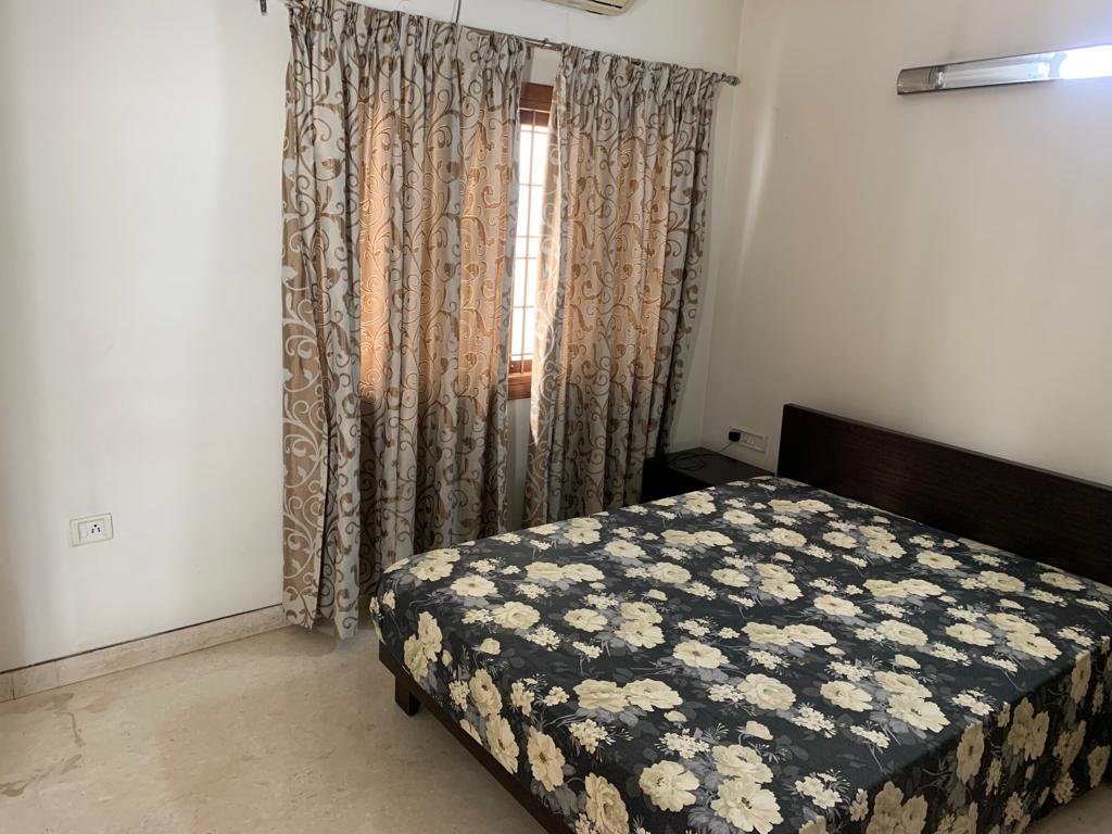 Bedroom of 5BHK Independent House for Rent in Koramangala 3rd Block Bangalore-Renthouzz