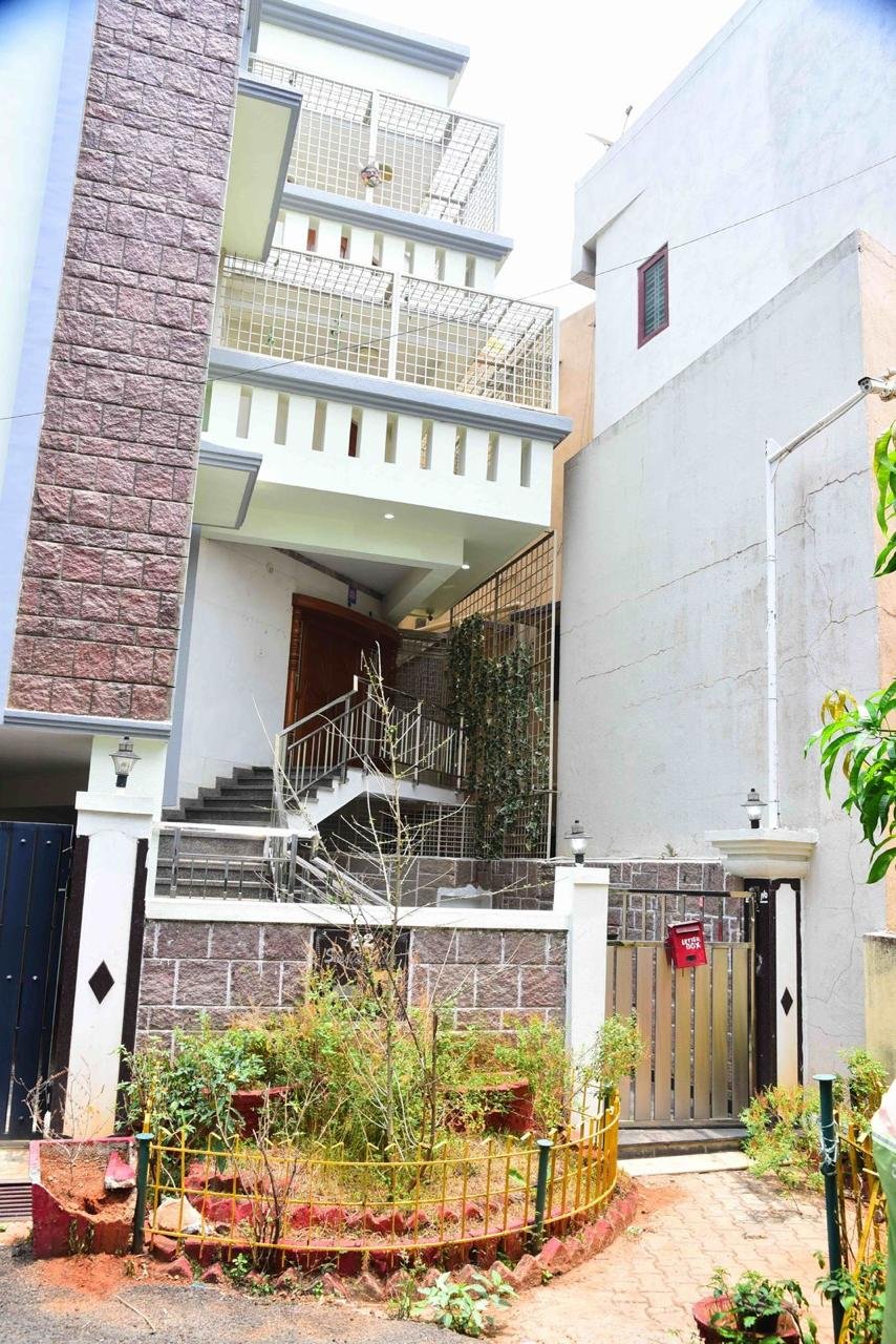 Front elevation entrance 5BHK Independent House for Rent in Koramangala ST Bed Layout Bangalore-Renthouzz