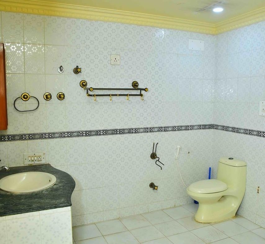 Washroom of the 5BHK Independent House for Rent in Koramangala ST Bed Layout Bangalore-Renthouzz