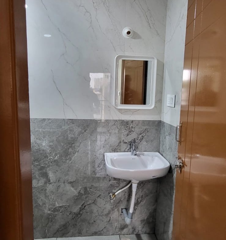 Wash room in 1bhk fully funrished flat