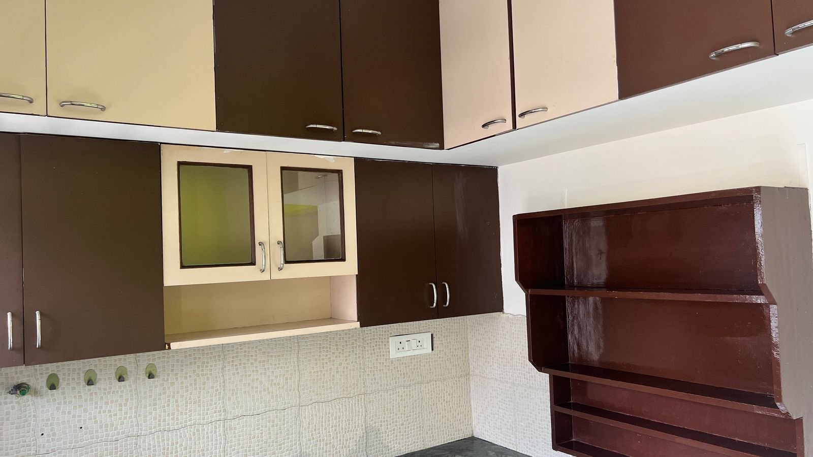 2BHK apartmentKitchen with cabinets in HSR Layout, Bangalore – Renthouzz