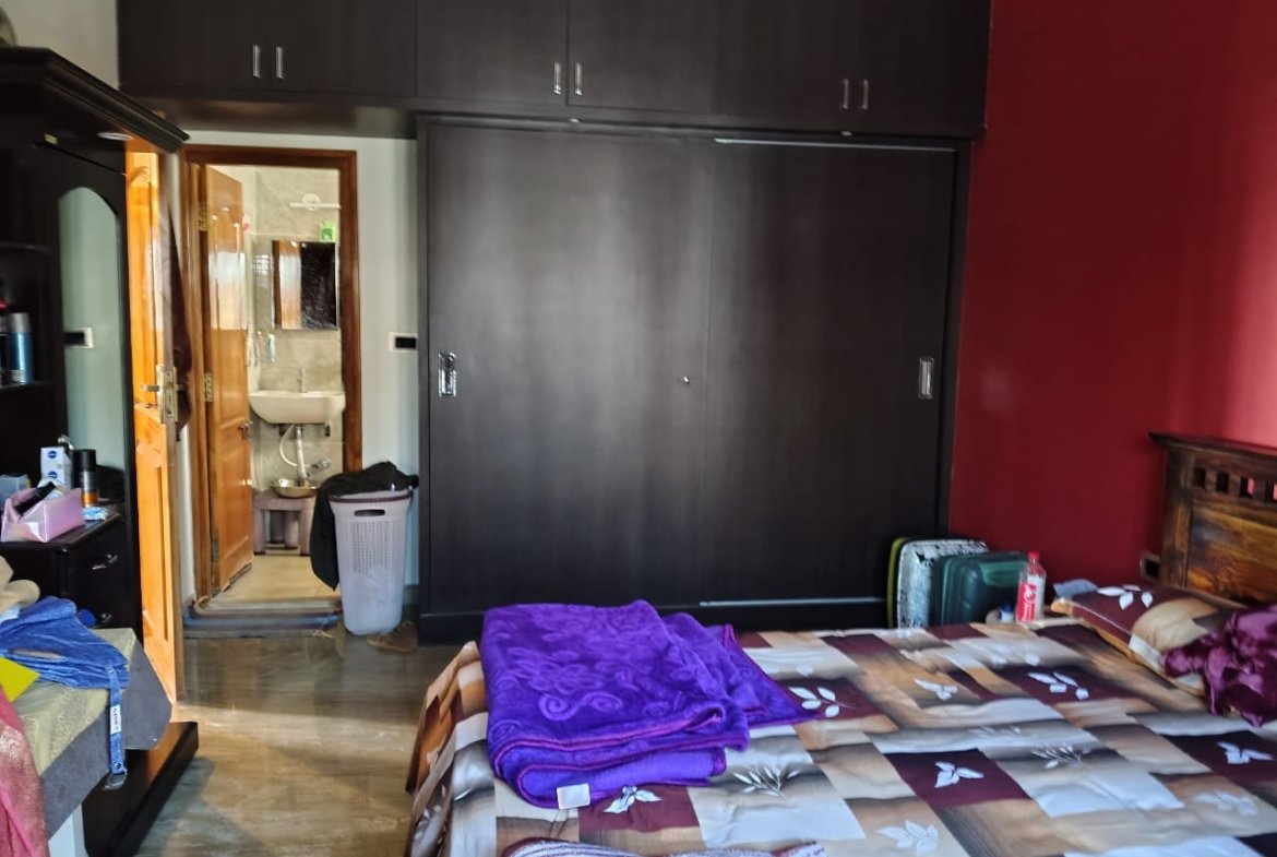 Bedroom of 4BHK Duplex House for Sale in Rajeshwarinagara, Madanayakanahalli Renthouzz