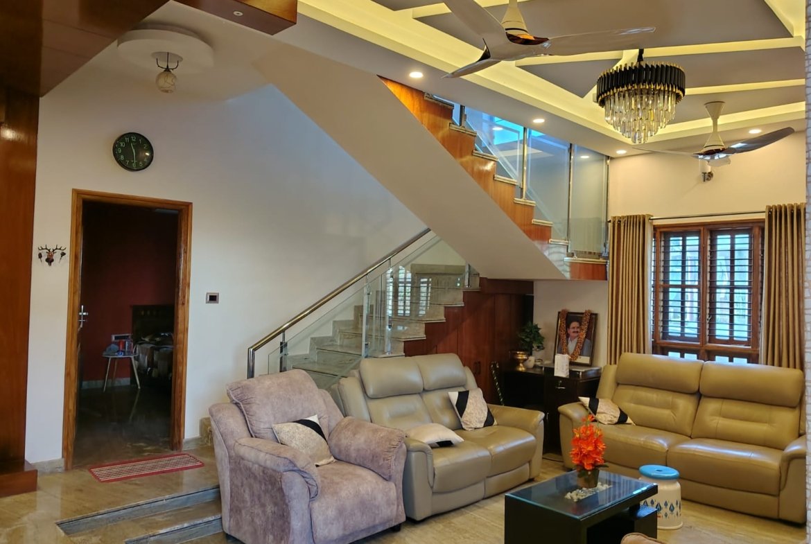 Hall of 4BHK Duplex House for Sale in Rajeshwarinagara, Madanayakanahalli Renthouzz