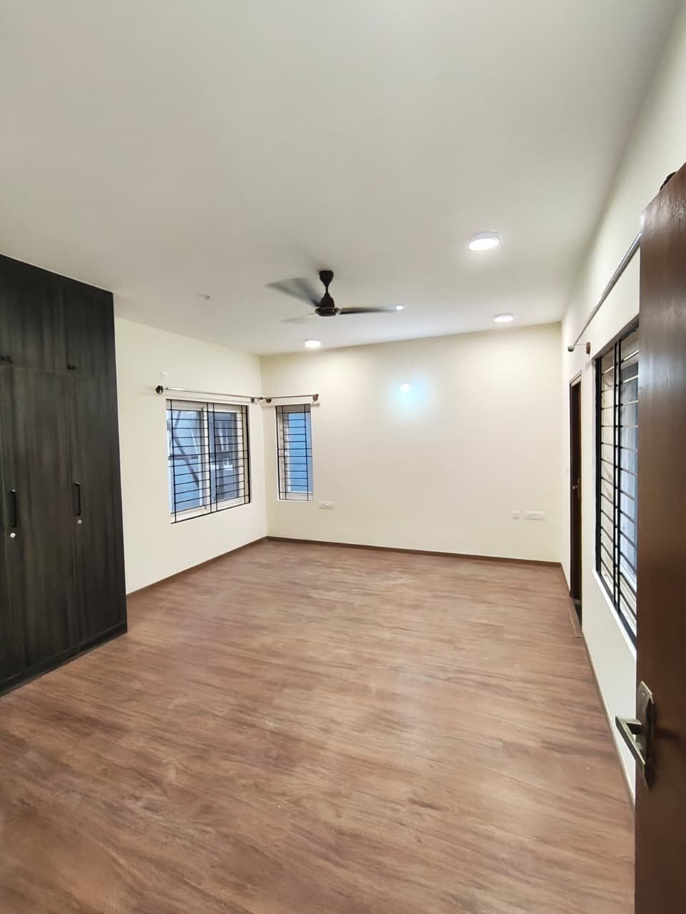 4BHK luxury villa for rent in Woodsvale with spacious interiors, private garden and premium amenities