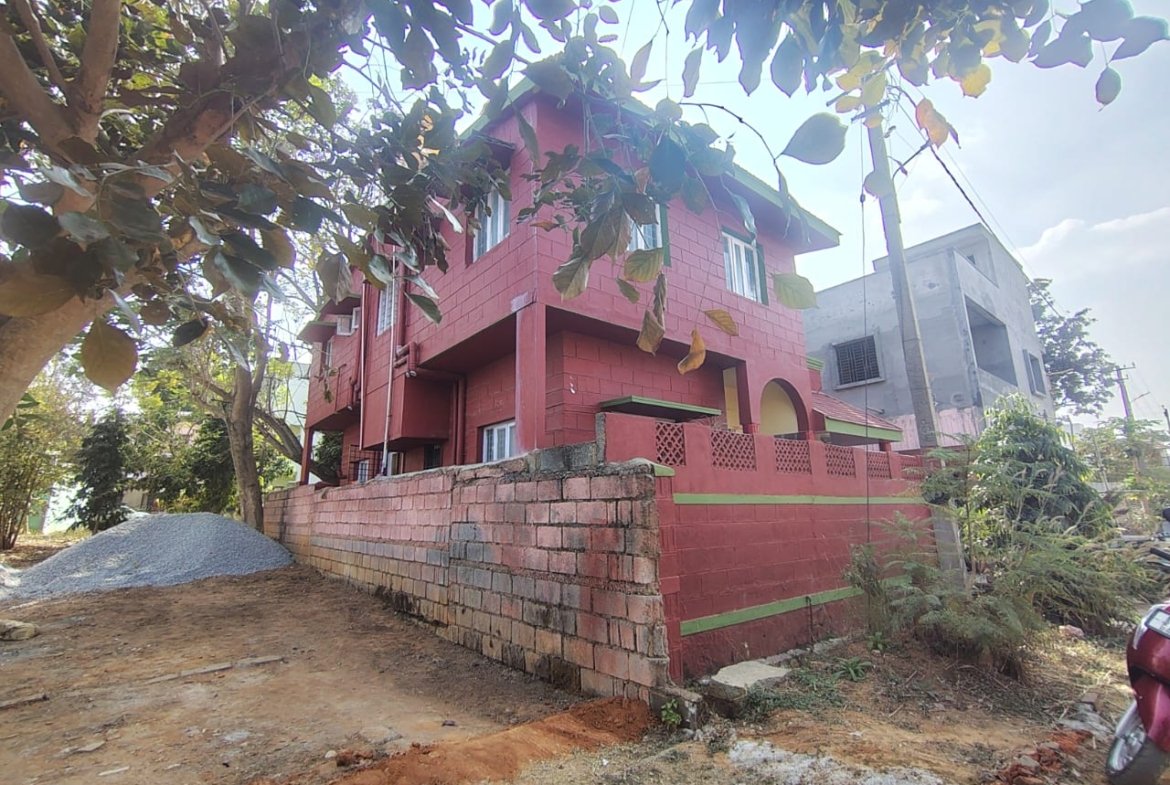 Side View of 3BHK Duplex House for Sale in Rainbow Garden Layout, Bannerghatta Main Road, Bangalore Renthouzz