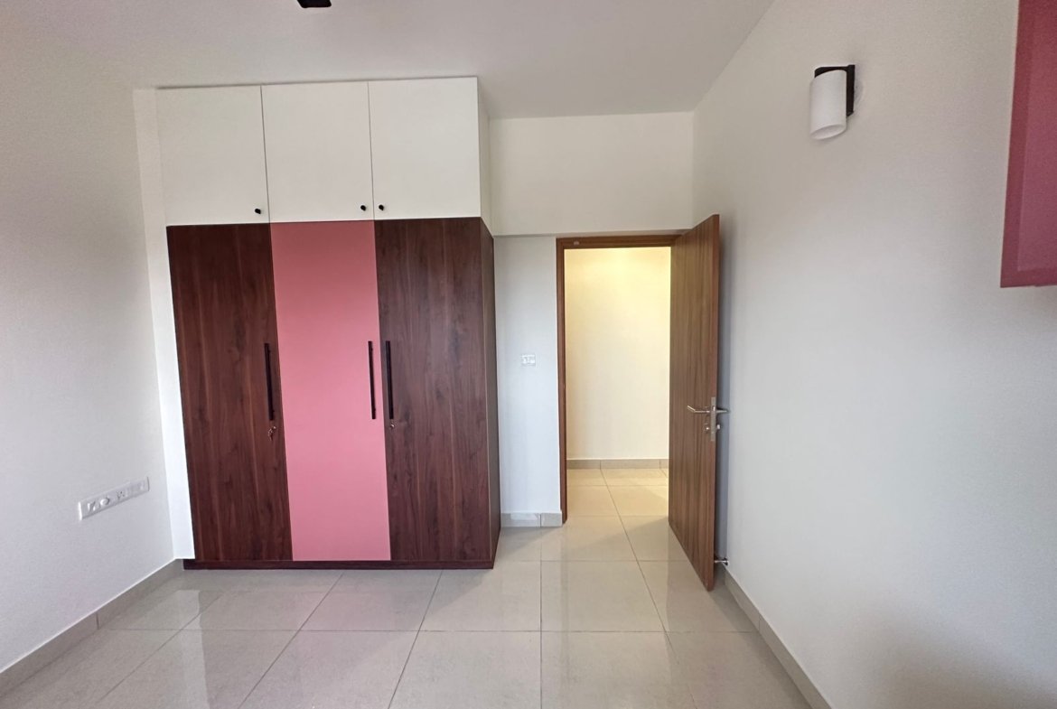 Master bedroom in semi furnished 3BHK flat at Prestige Elysian Bangalore