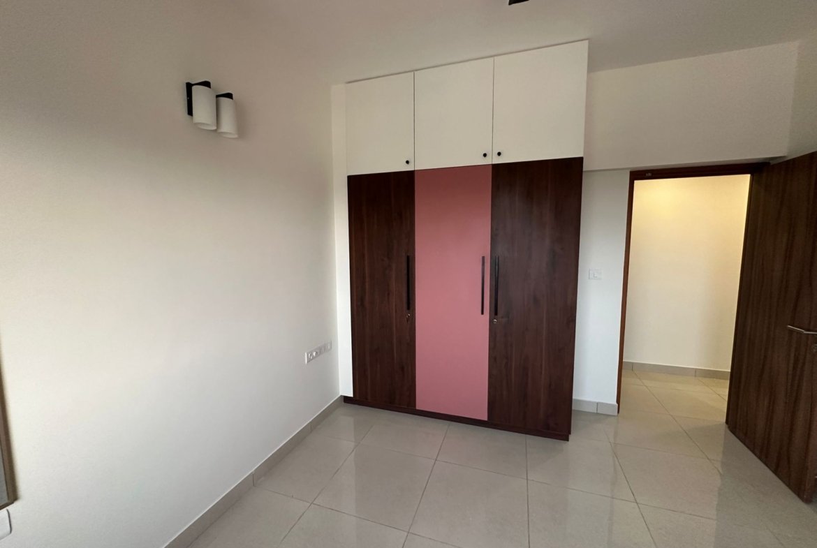 Master bedroom in semi furnished 3BHK flat at Prestige Elysian Bangalore