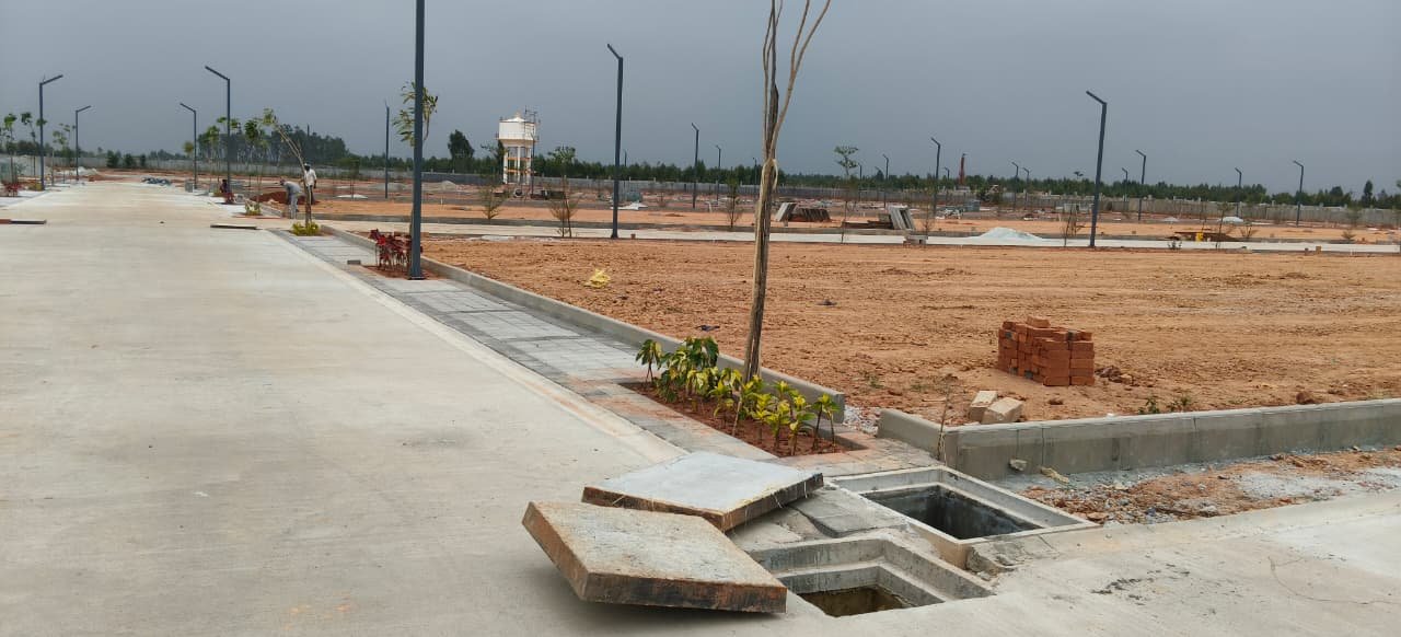 Open land parcels of premium villa plots for sale in Jigani South Bangalore near Electronic City IT hub.