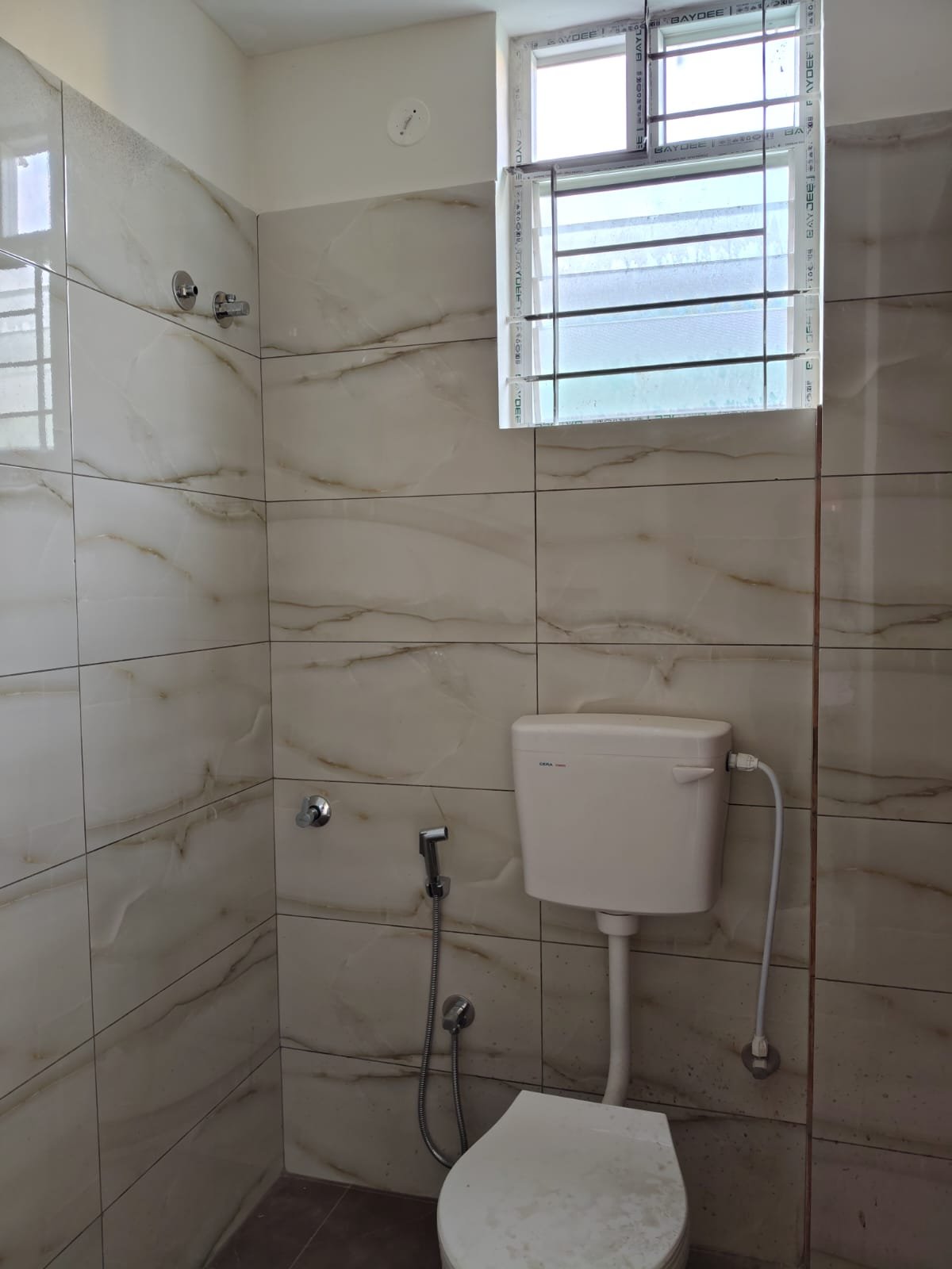Modern Bathroom in 1BHK Flat for Rent in BTM Layout modern bathroom 1BHK flat for rent BTM Layout with geyser and fittings