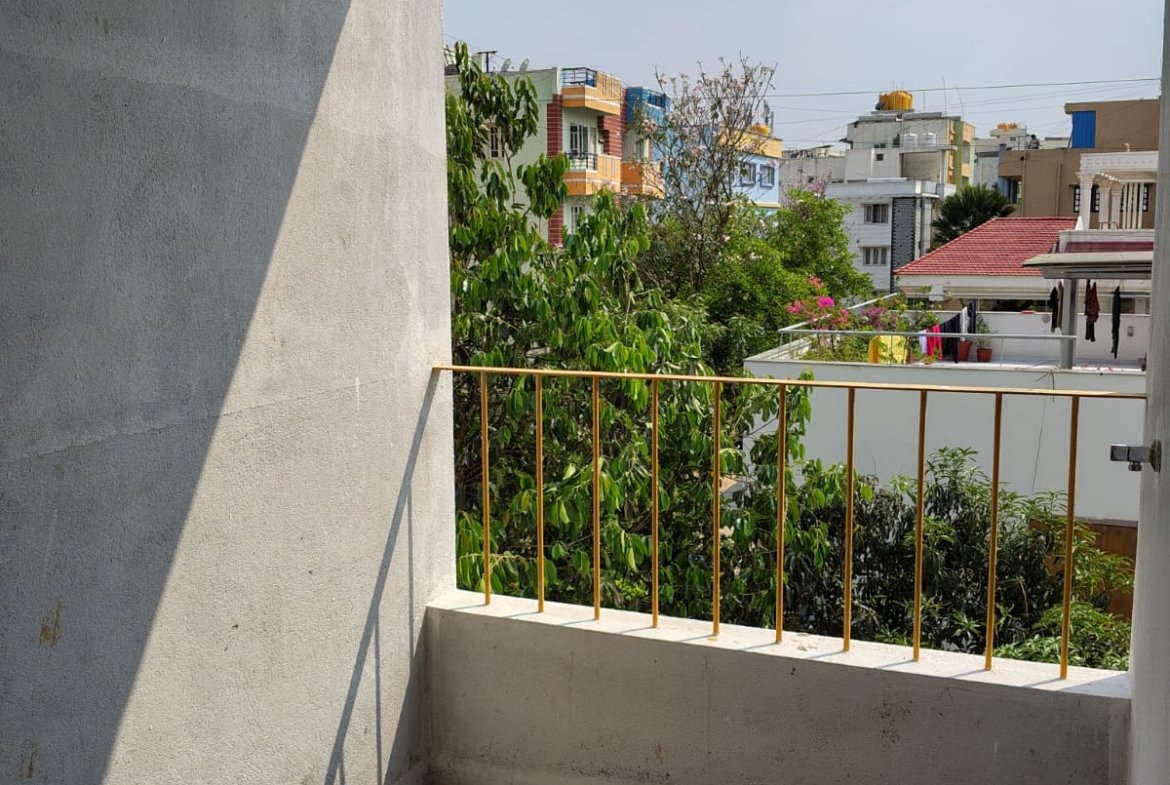 balcony 2BHK fully furnished flat for rent BTM Layout open view
