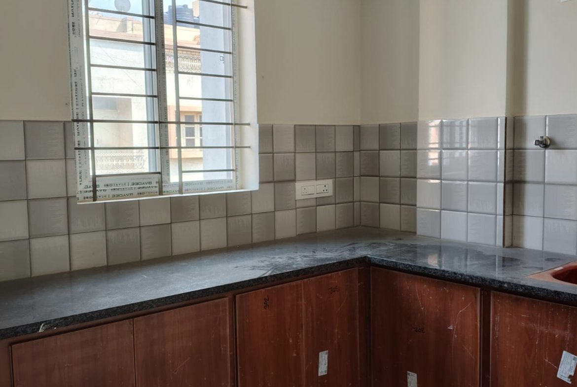 modular kitchen 2BHK fully furnished flat BTM Layout fridge chimney stove