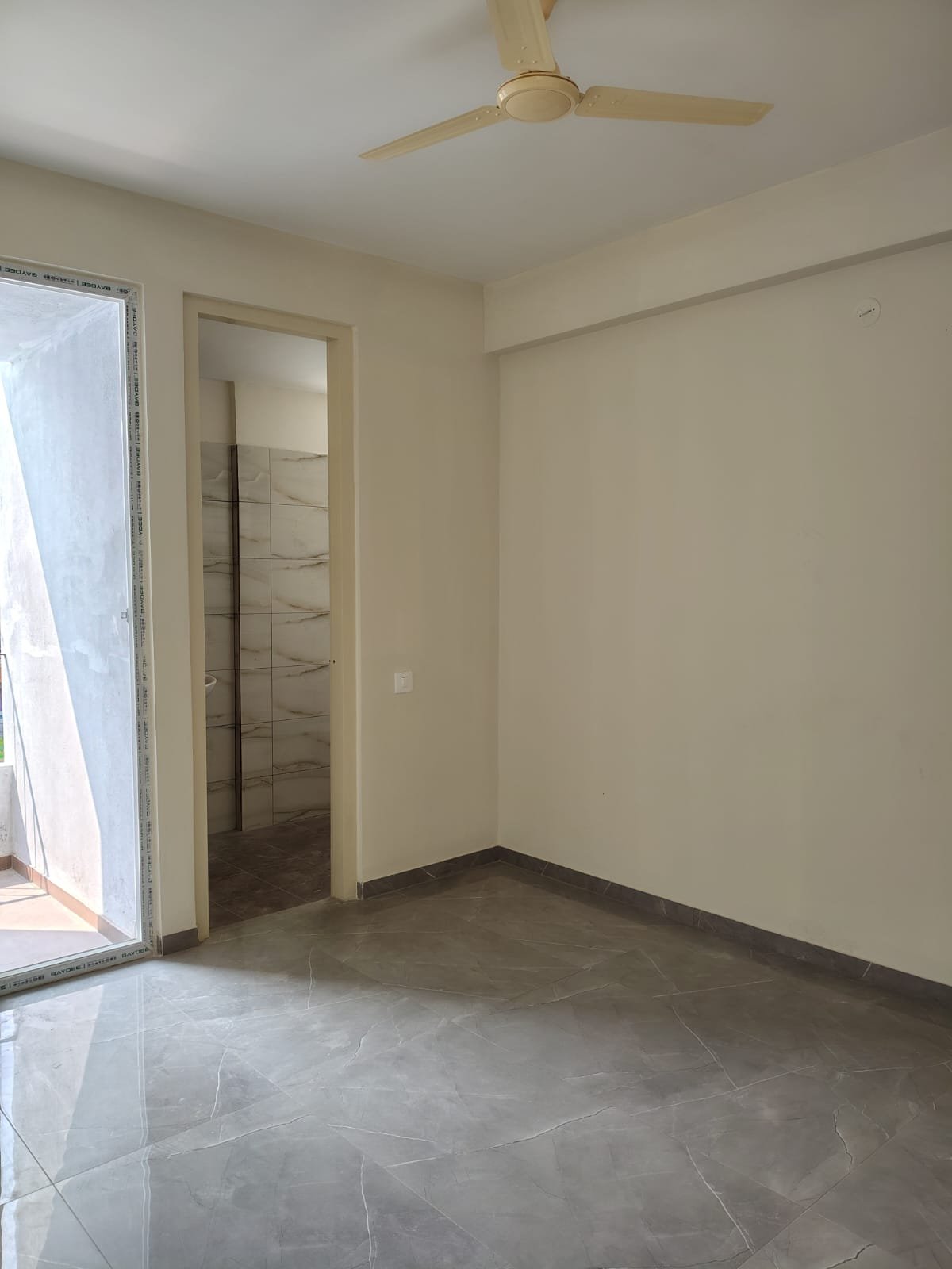 WhatsApp Image 2026-03-21 at 8.49.47 AM (2) modern bathrooms 2BHK flat for rent BTM Layout with geyser fittings