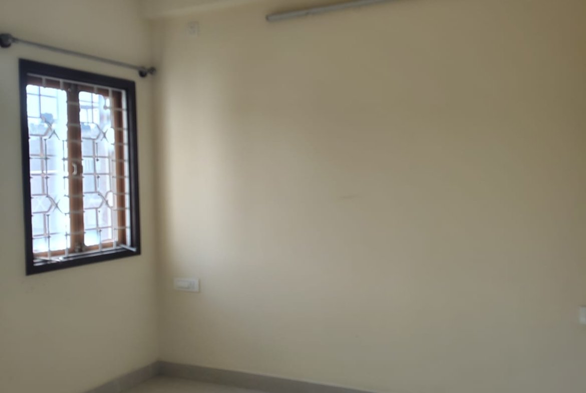 2BHK semi furnished bedroom for rent Koramangala 6th Block wardrobe ventilation