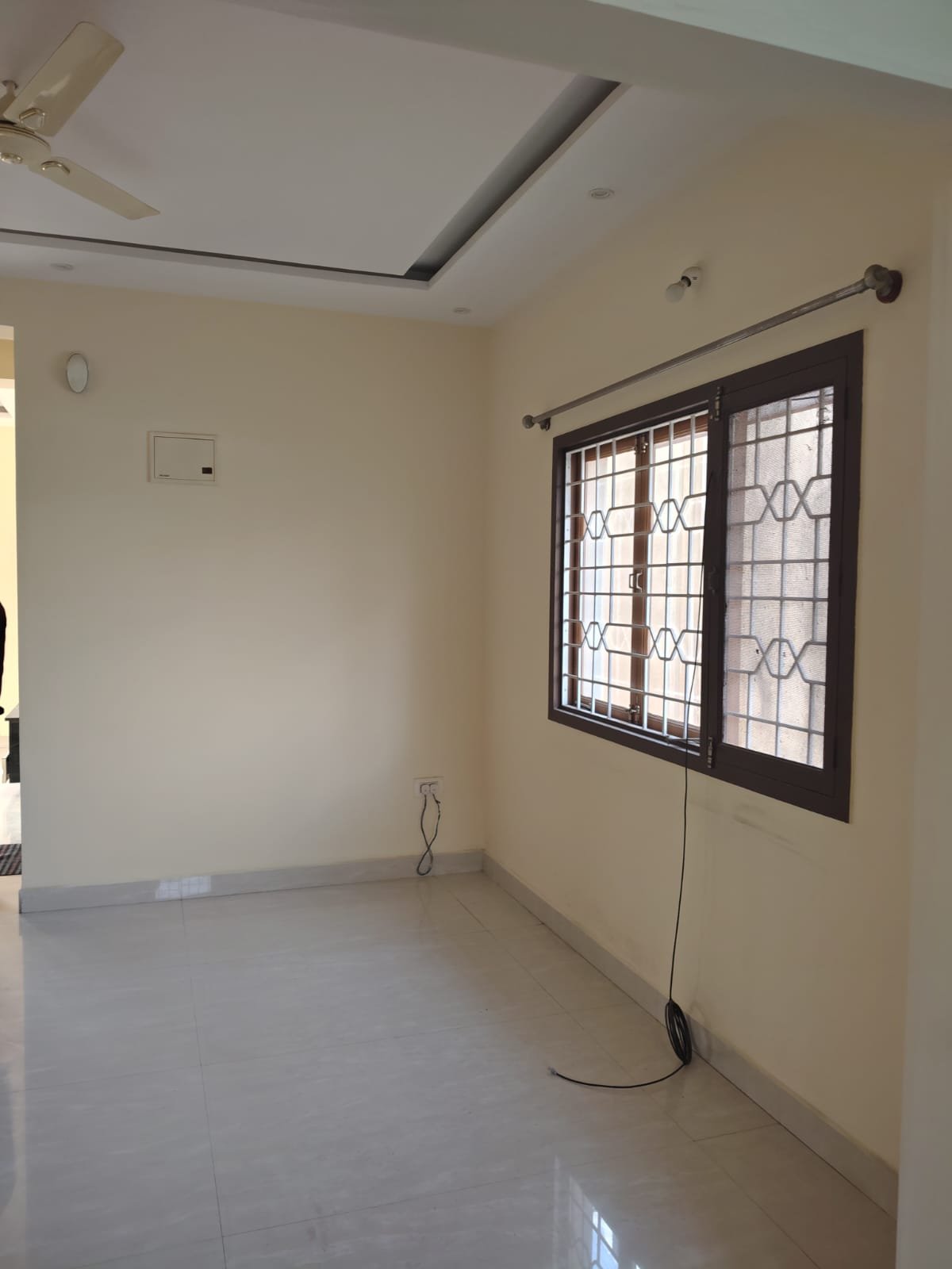 2BHK semi furnished bedroom for rent Koramangala 6th Block wardrobe ventilation