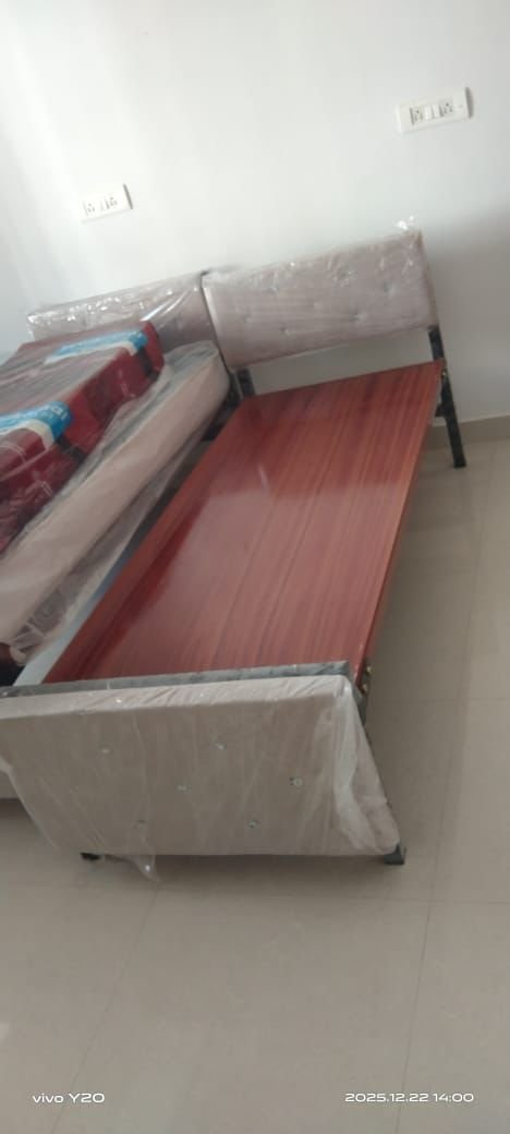 fully furnished PG room in Marathahalli Bangalore with cot wardrobe mattress rental property