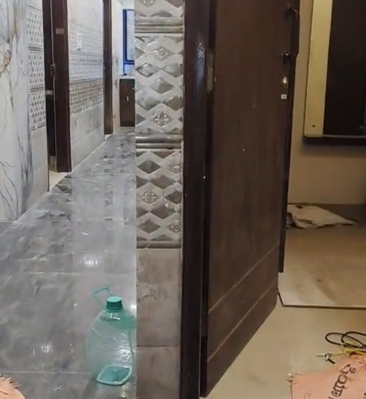 Spacious clean corridor with lighting railings in G+6 floors PG near Christ