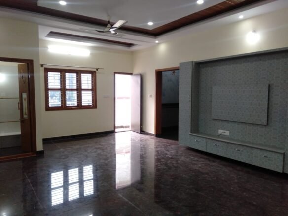 Spacious living room with good ventilation 2BHK Bannerghatta Road