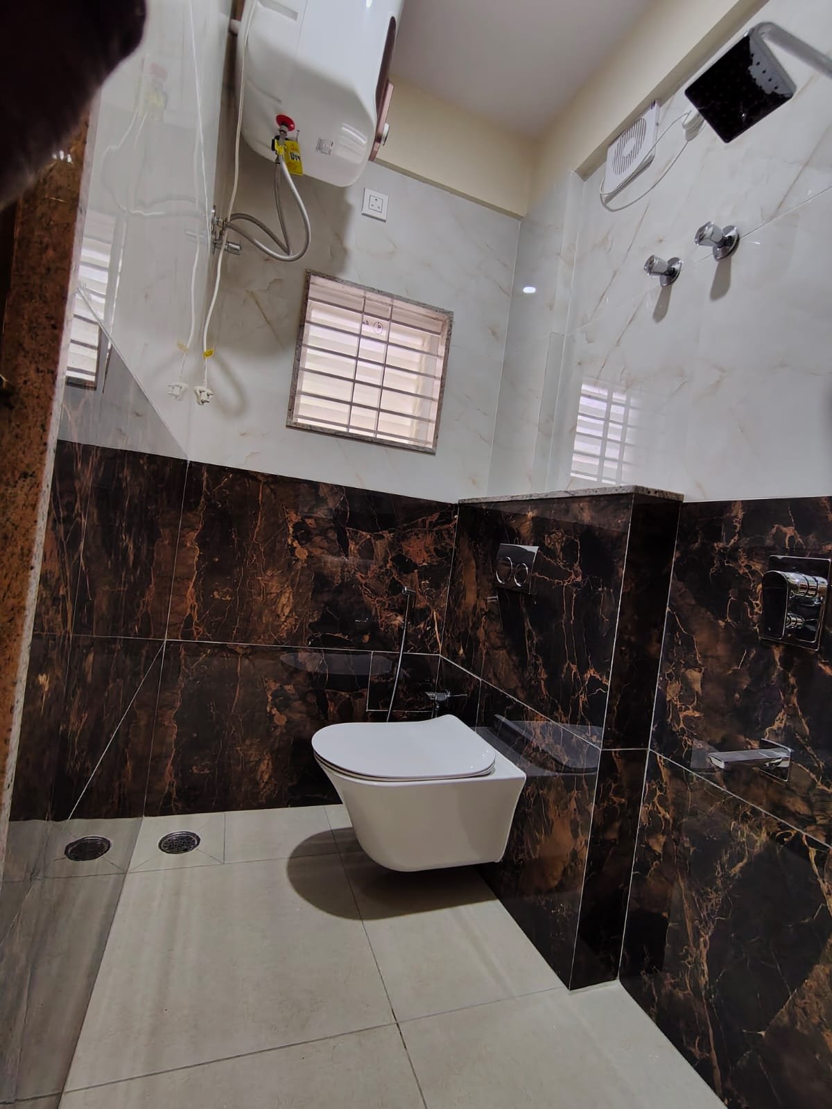 Attached and common bathroom in 2BHK semi furnished flat for rent in HSR Layout Sector 1 Bangalore