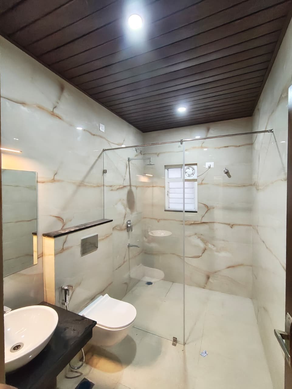 Modern Bathroom in Woodsvale Villa Bathroom with modern fittings in Woodsvale villa Sarjapura Bangalore
