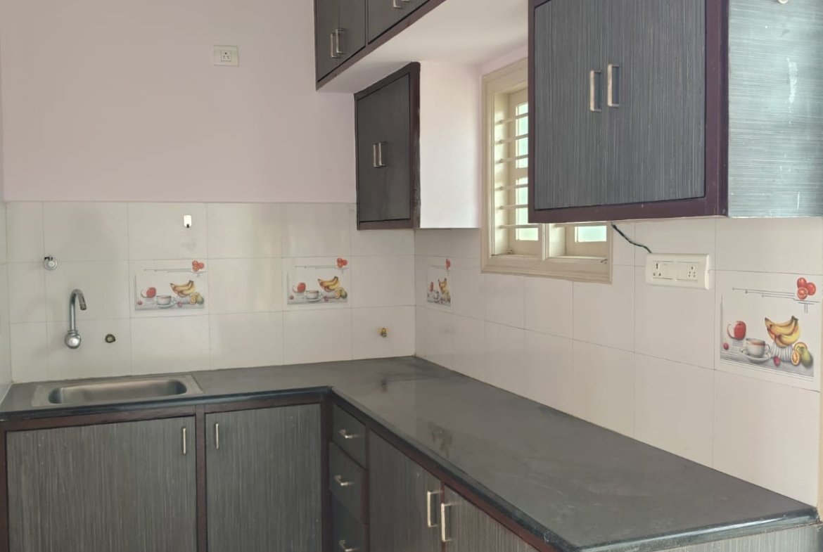 Modular kitchen in 1BHK flat for rent near Bannerghatta Main Road Bangalore